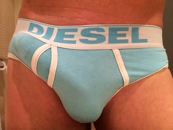 Marcusgold69: Gay Escort in Surrey, UK